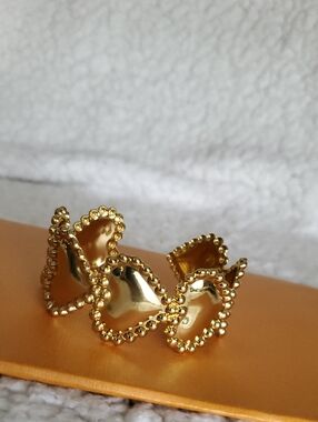 Coach Gold Heart Link Bracelet - Shiny Gold Tone